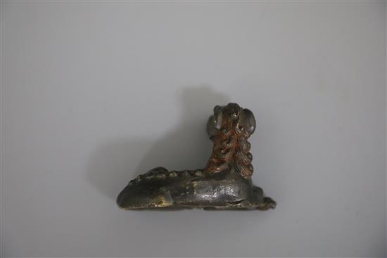A Chinese bronze mythical beast scroll weight, 17th / 18th century, L.7.2cm